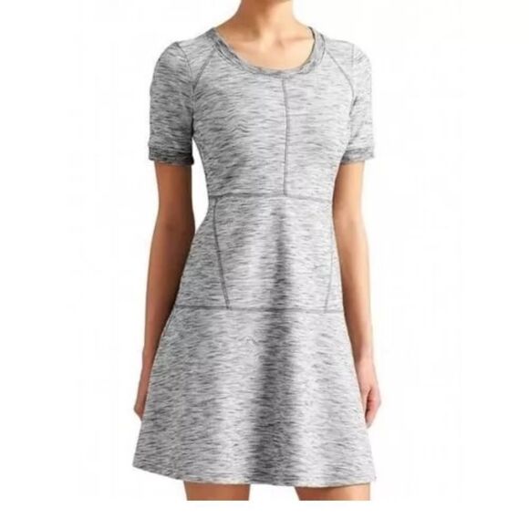 Athleta Textured En Route Dress Heather Gray Size S Short Sleeve Activewear - Picture 1 of 12